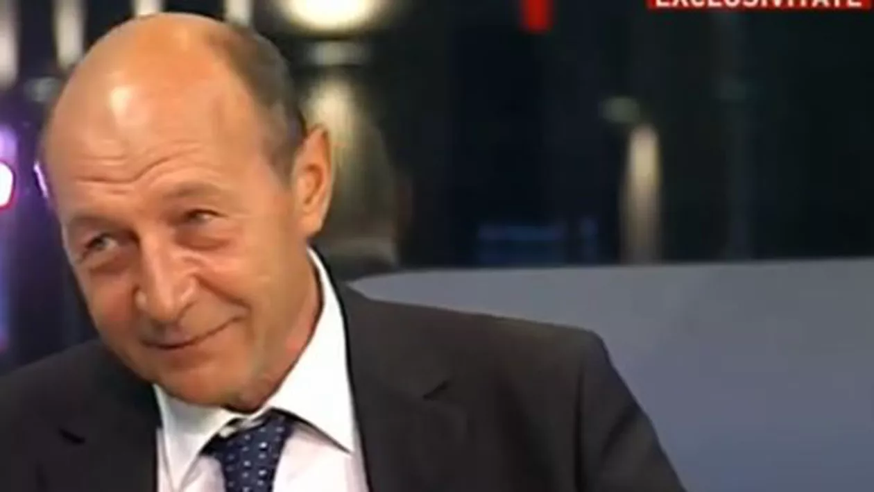 Traian Băsescu, întrebat de ce a candidat Victor Ponta la alegerile prezidențiale: ”De prost”. A intrat erodat. Klaus Iohannis a venit ca floarea de colț din Munții Sibiului (VIDEO)