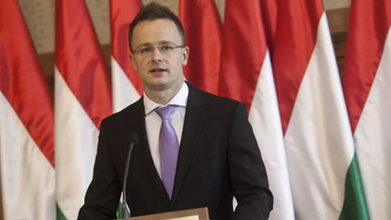 Ministrul ungar de Externe: De la începutul anului, peste 100.000 de imigranți ilegali au trecut din Serbia în Ungaria