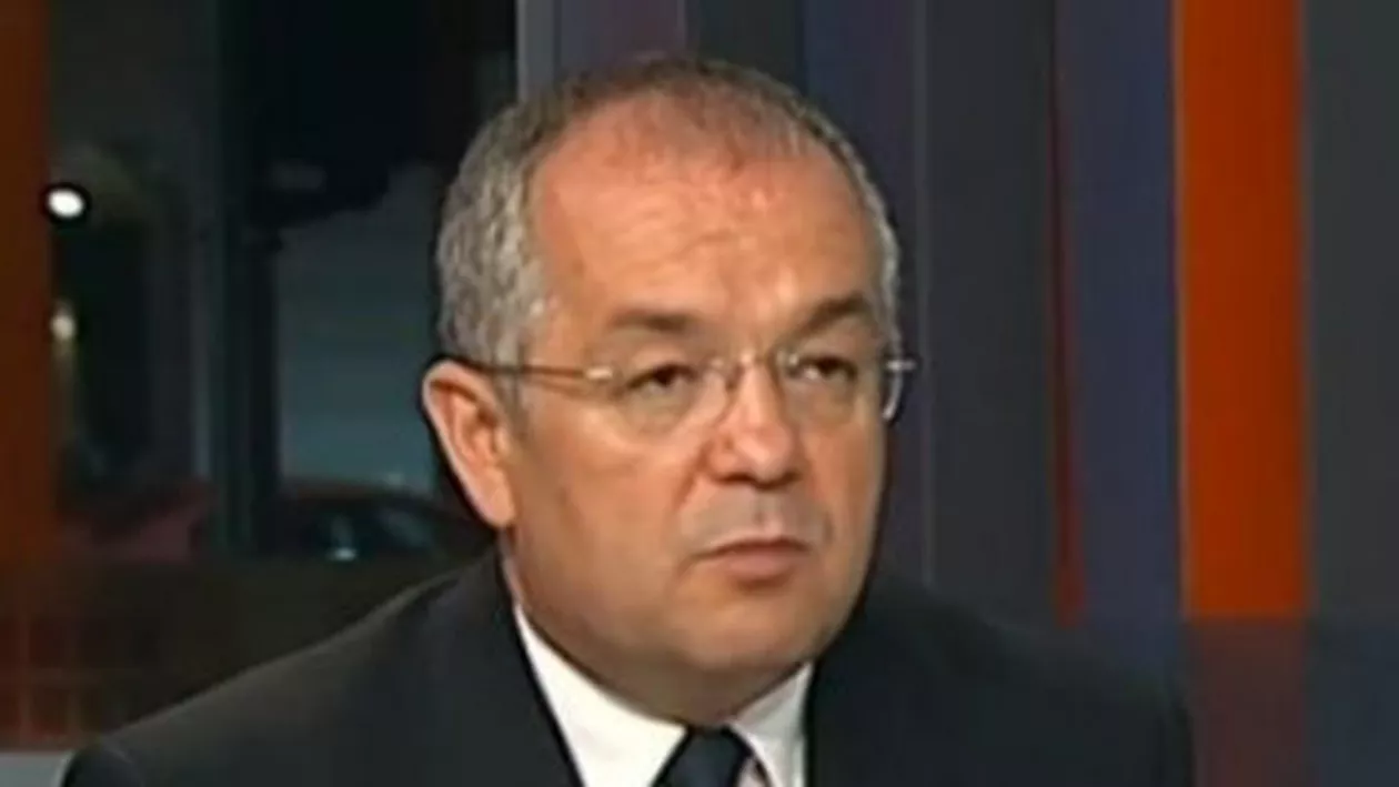 Boc: Dacă politicienii nu țin cont de părerile lui Mugur Isărescu, ne putem întoarce la crize precum cea din 2009-2010