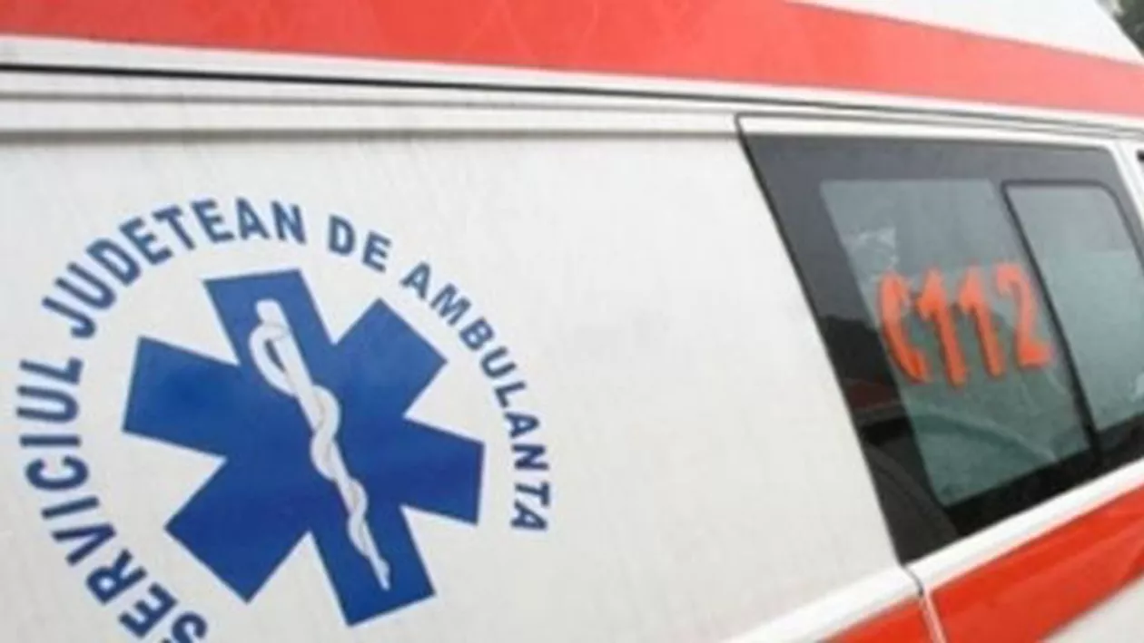 Arad: O femeie a fost rănită grav după ce un zid al casei s-a prăbuşit peste ea
