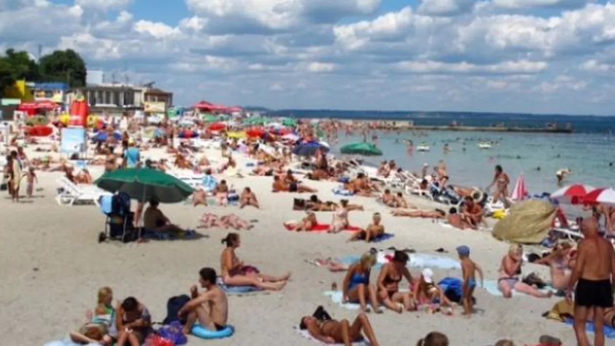 Preşedintele Asociaţiei Litoral - Delta Dunării: Estimăm că sunt peste 200.000 de turişti pe litoral. Toate hotelurile sunt pline