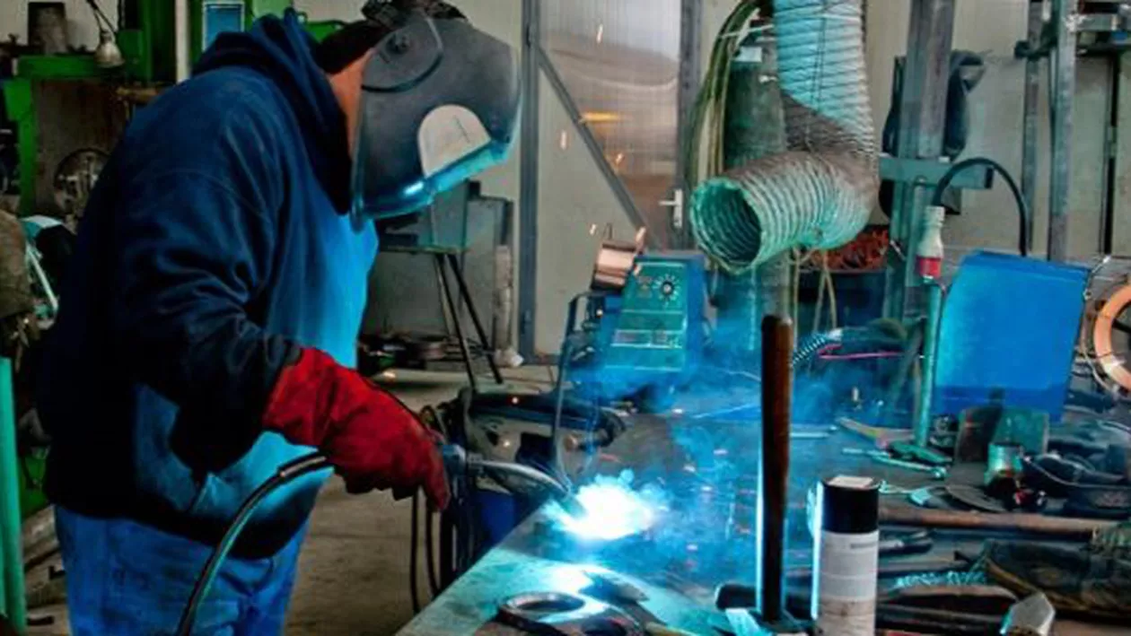 Buzău: Doi răniți în explozia produsă la un atelier de sudură au murit la spital