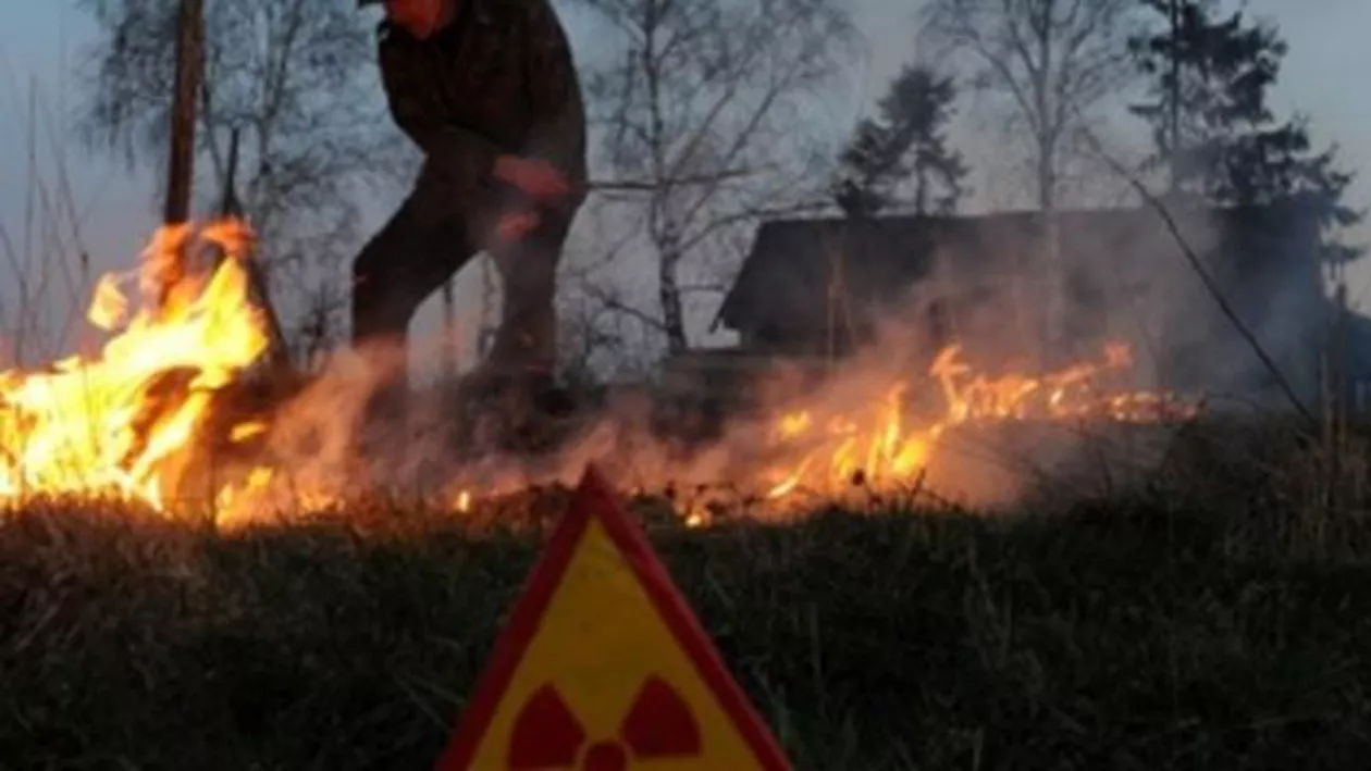 Zona interzisă de la Cernobîl, cuprinsă din nou de incendii de vegetație. Autoritățile ucrainene dau asigurări că situația e sub control