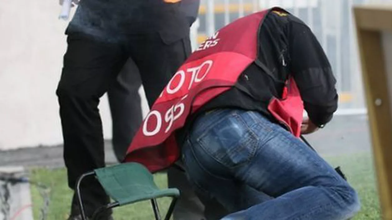 UEFA a sancționat cu 3.000 de euro Federația Nord-Irlandeză după incidentul cu petarde de la meciul împotriva României