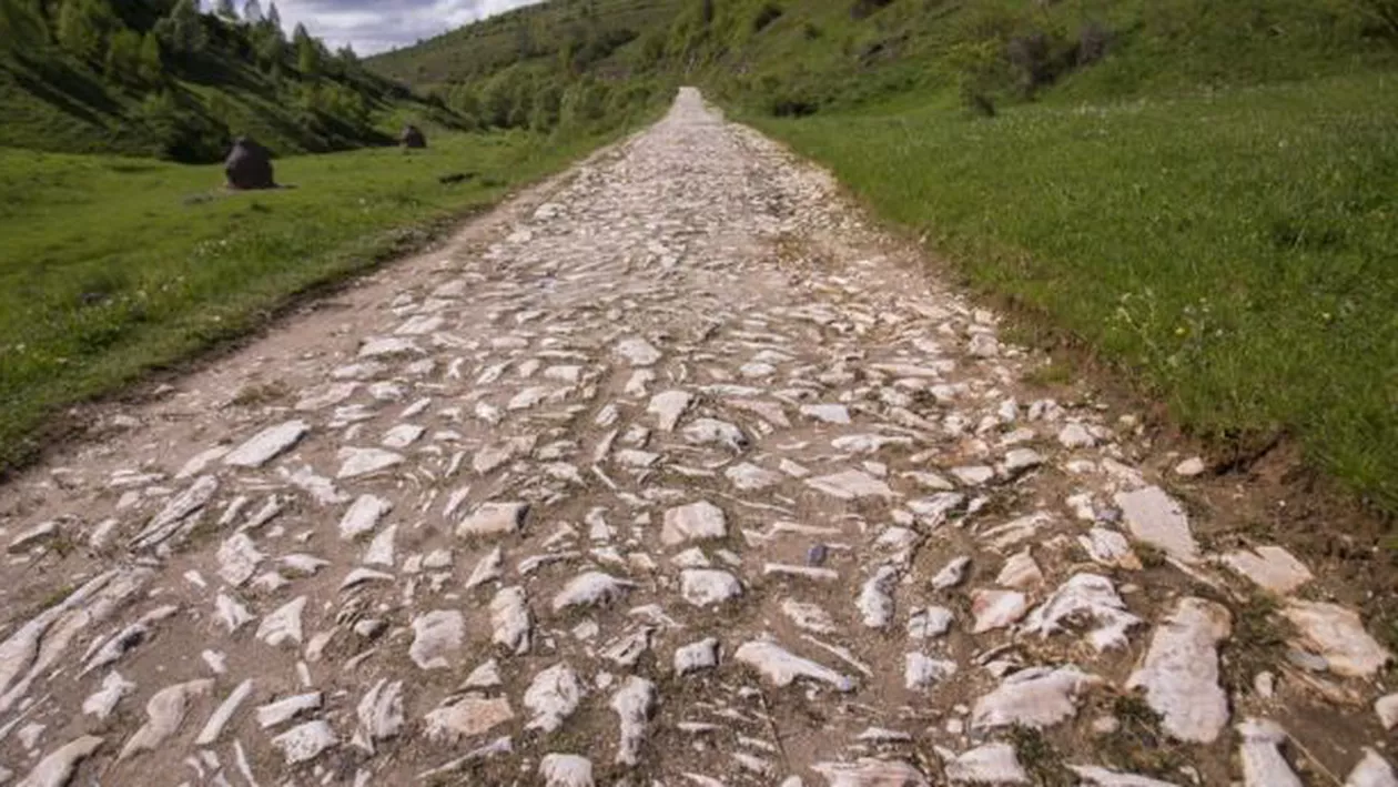 Alun, satul cu ulițe de marmură și cinci locuitori
