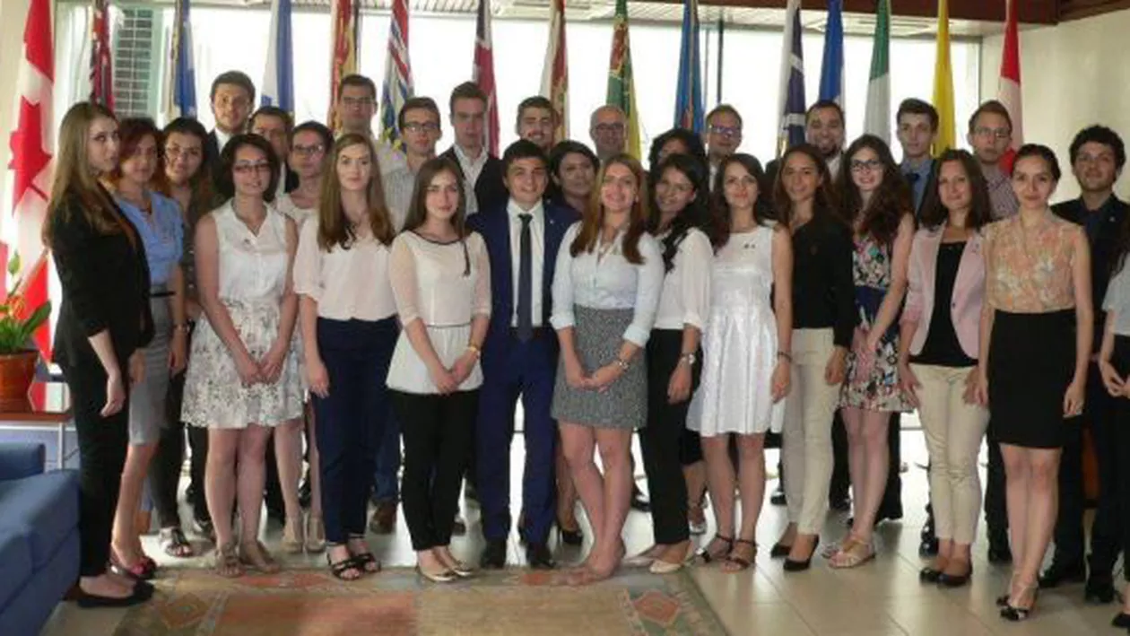 Stagiarii programului de internship al Guvernului, întâlniri cu diplomați străini (FOTO)
