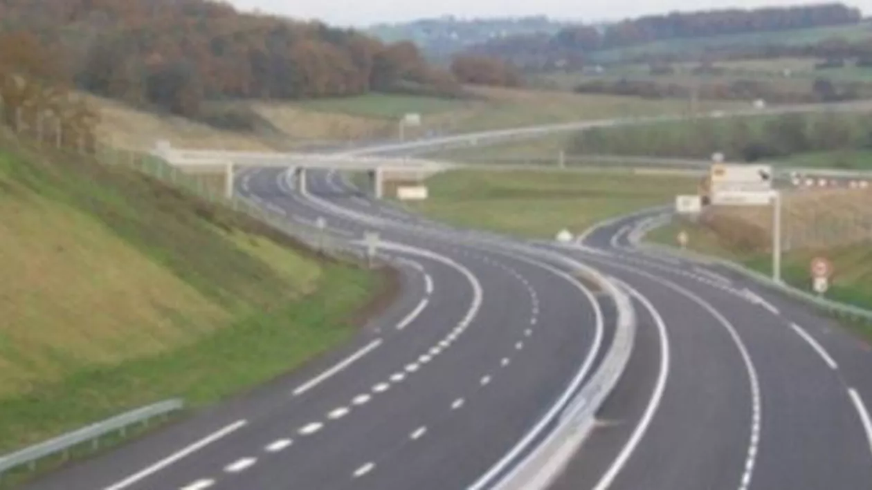 CNADNR: Restricții de circulație în 5 județe aflate sub avertizare de Cod portocaliu de caniculă, pentru vehiculele de peste 7,5 tone, joi, până la ora 20:00