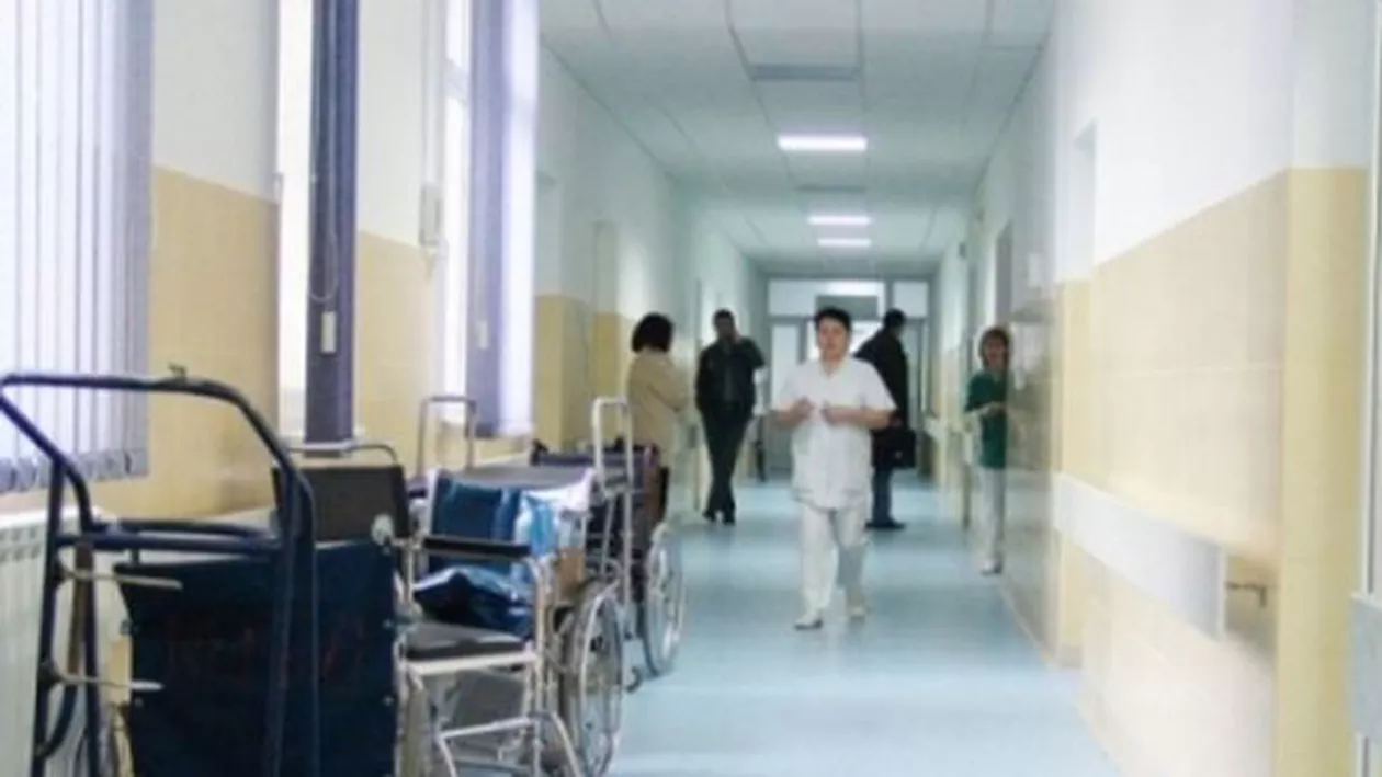 Vaslui: Cinci copii au ajuns la spital cu toxiinfecţie alimentară, după ce au mâncat crenvurşti