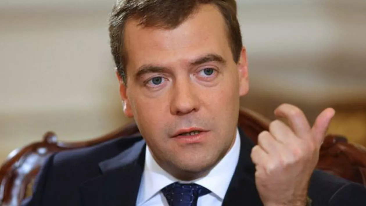 Premierul rus Dmitri Medvedev: Rusia nu va mai importa alimente din Albania, Muntenegru, Islanda şi Lichtenstein. Următoarea pe listă ar putea fi Ucraina
