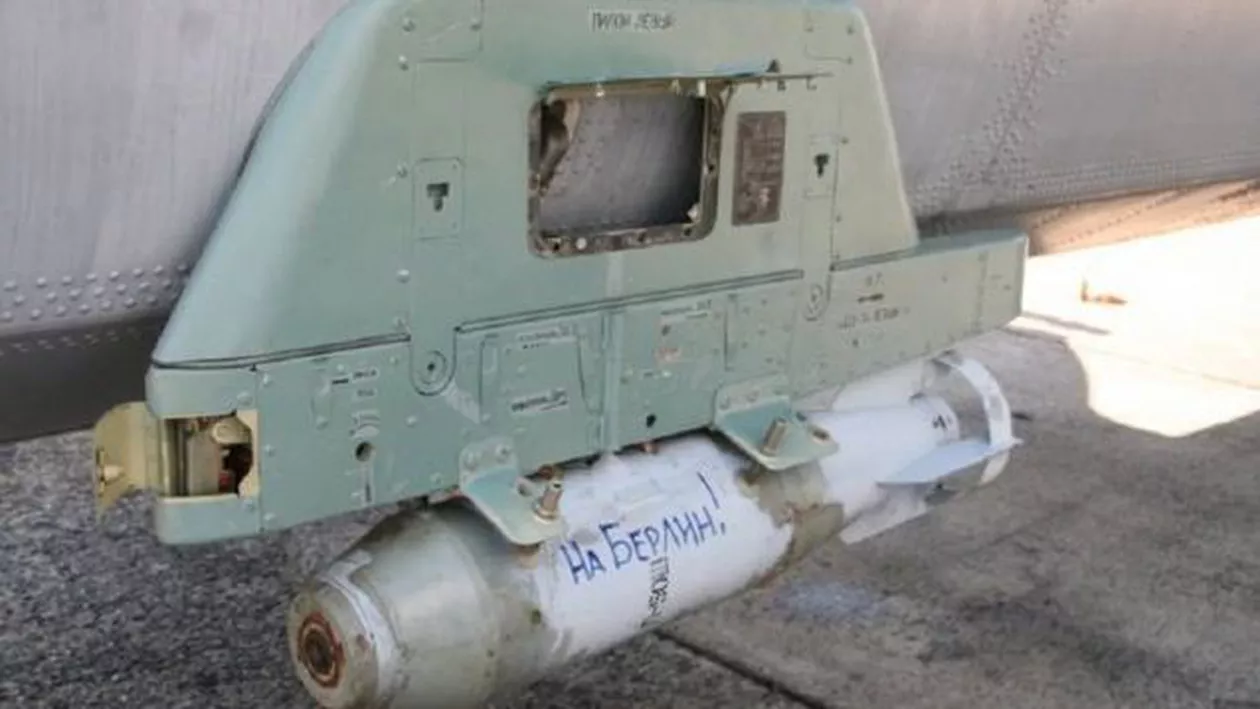 Rușii fac exerciții militare cu rachete pe care scrie „La Berlin” și “pentru Stalin”