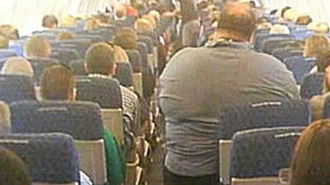 O companie aeriană a decis să-și cântărească pasagerii: Persoanele supraponderale riscă să fie excluse din cursele aglomerate efectuate cu avioane mici
