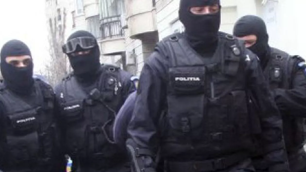 Percheziții  în patru judeţe, la suspecți de contrabandă cu țigări. Aproximativ 100 de persoane au fost duse la audieri