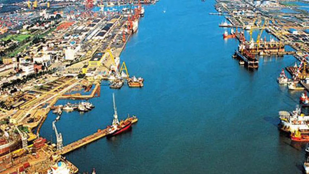 China: Exploziile din portul Tianjin ar putea cauza pierderi de 1,5 miliarde de dolari companiilor de asigurări