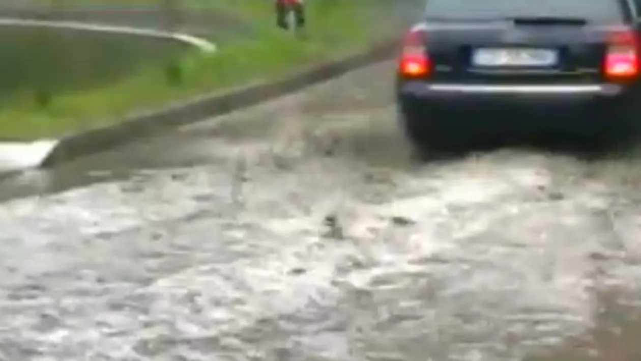 ANM: Cod portocaliu de furtuni în județele Călărași, Ialomița și Brăila, până la ora 19.30