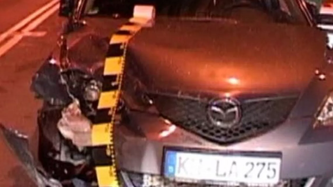 Accident rutier în Baia Mare: Un polițist accidentat, după ce un șofer beat a lovit două autoturisme şi un autobuz (VIDEO)