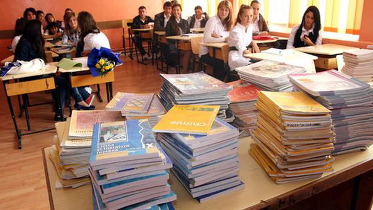 Reprezentanţii elevilor din Constanţa acuză Ministerul Educației că încalcă legea pentru că nu cumpără manuale pentru clasele a XI-a și a XII-a