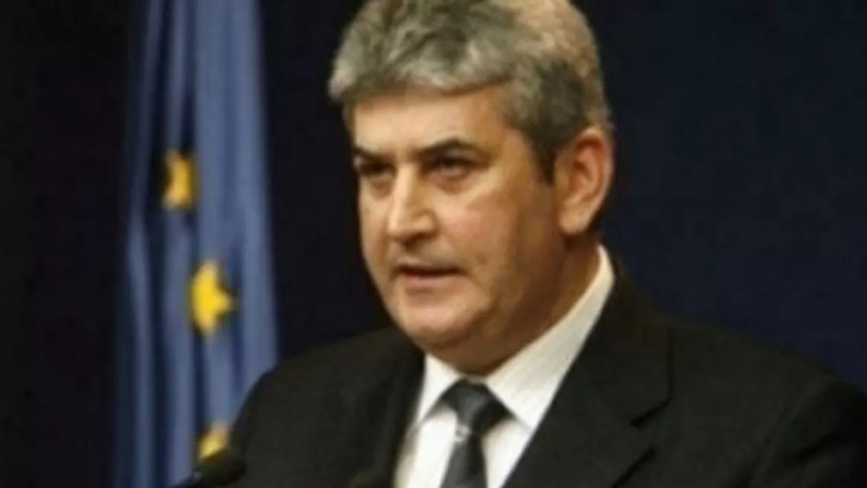 Gabriel Oprea a felicitat-o pe Raluca Domuța, prima polițistă din România care a primit premiul "International Female Police Peacekeeper 2015"
