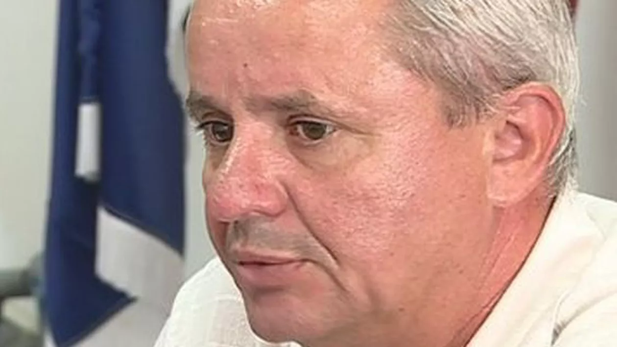 Fostul primar al comunei Mihail Kogălniceanu, acuzat că a lovit o femeie la ședința Consiliului local de luna trecută