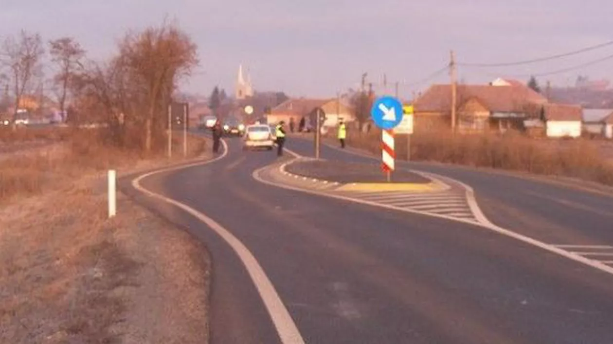 O femeie cere un milion de euro despăgubiri morale în urma accident în care soțul său a murit, din cauza unei alveole de pe DN 79