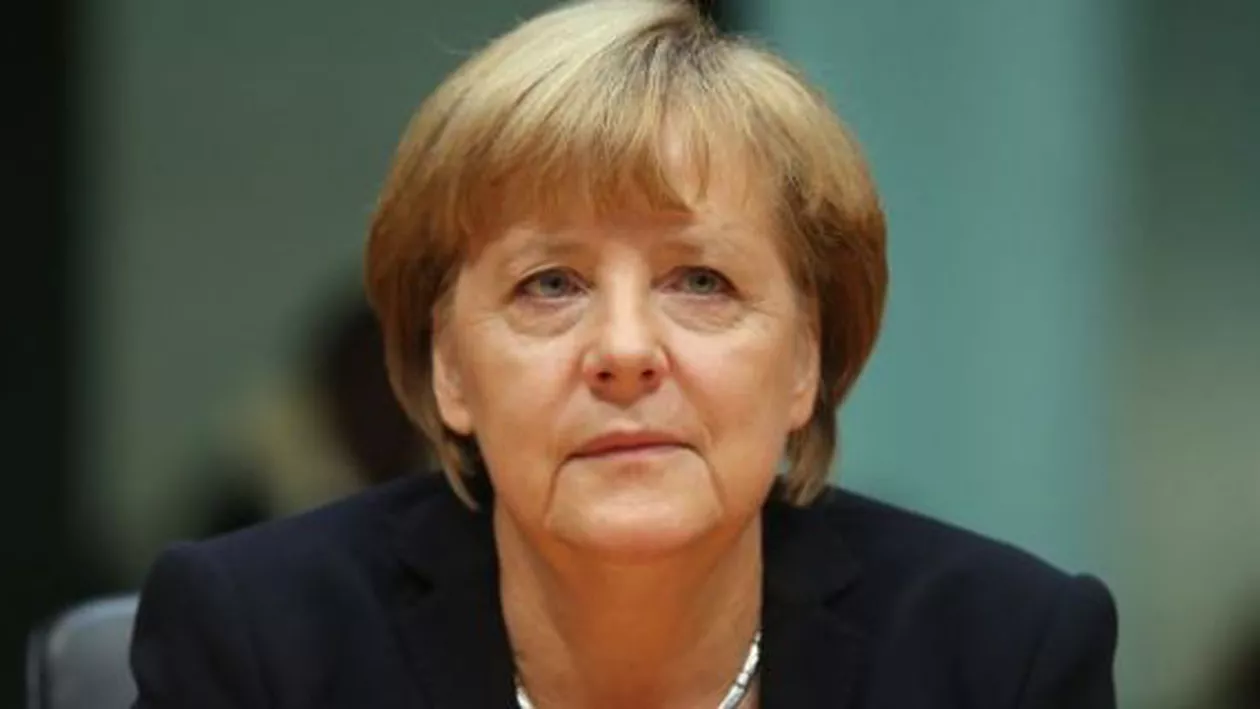 Angela Merkel a fost huiduită de protestatari în timpul vizitei la centrul de refugiaţi din Heidenau