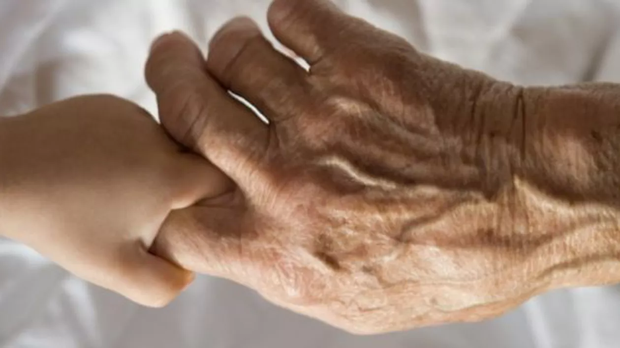 Natalitatea României a scăzut alarmant: În anii '90, o femeie năştea în medie doi copii. Astăzi, cifra s-a înjumătăţit