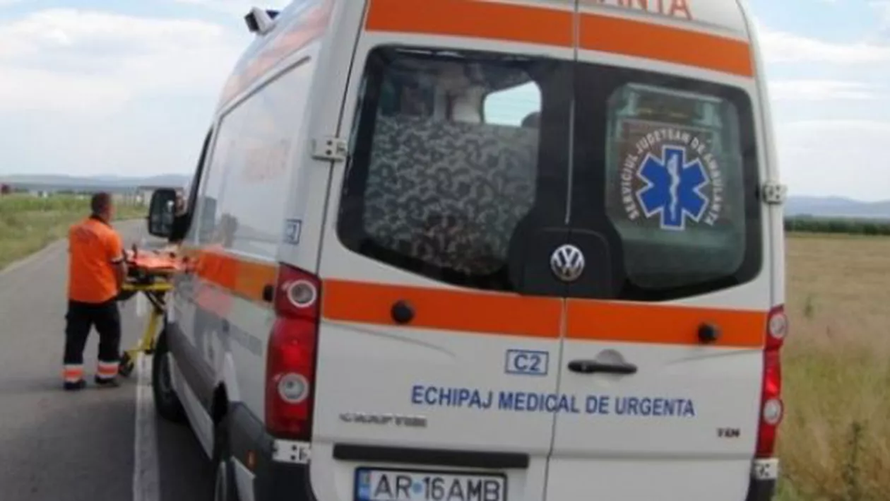 Vâlcea: Un accident între două utilitare, un autoturism și o motocicletă s-a petrecut pe DN 7