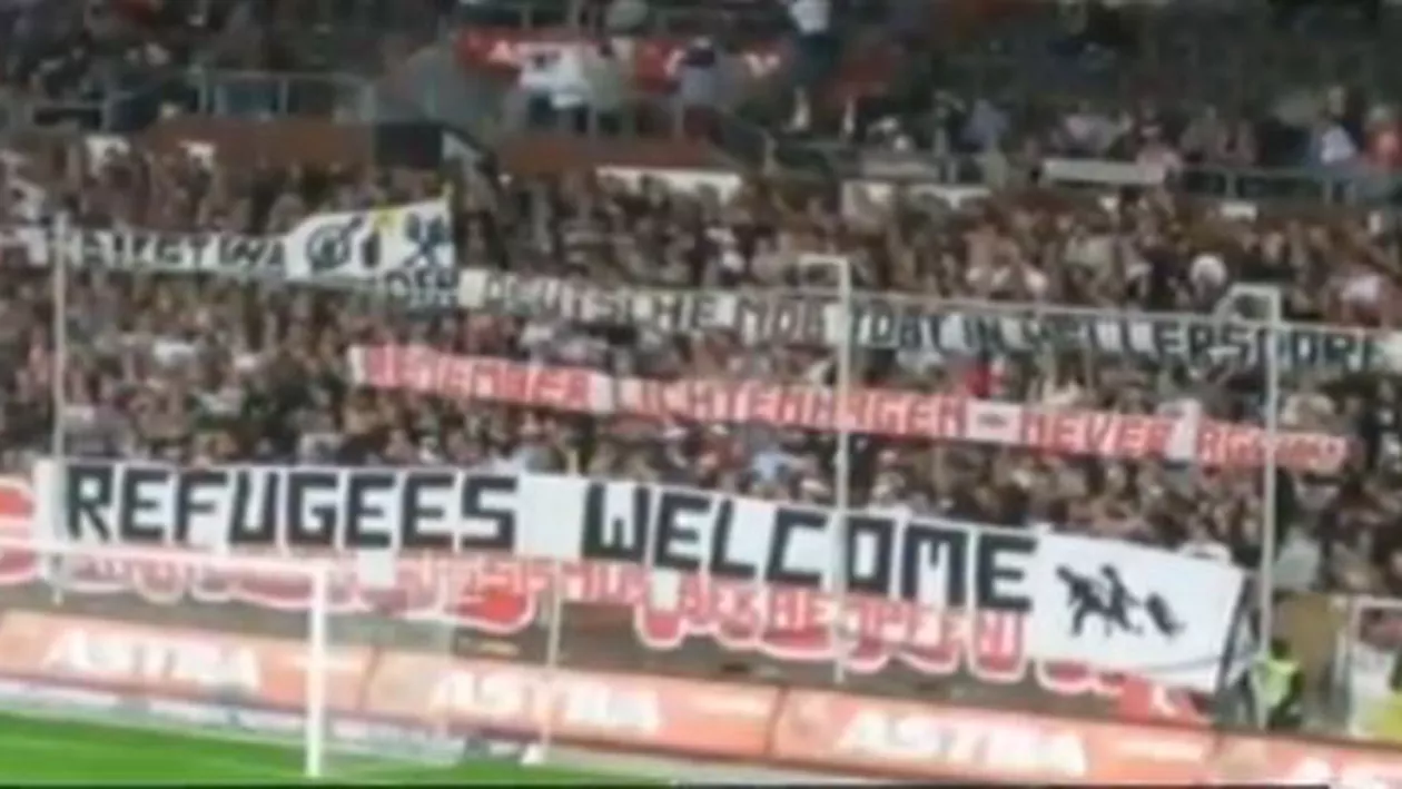 Germania: Suporterii din Bundesliga au afişat bannere de susţinere a refugiaţilor la mai multe partide de fotbal disputate duminică (VIDEO)