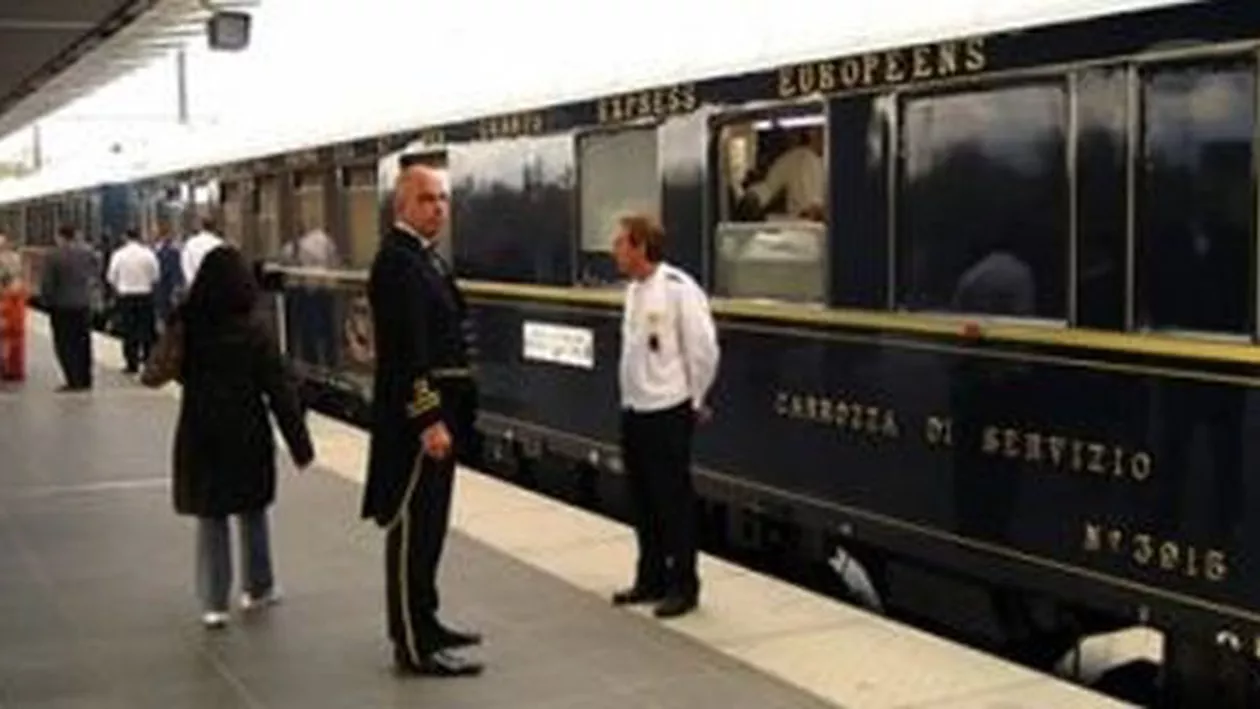 Trenul de lux Orient Express, care circulă pe traseul Paris - Istanbul, a ajuns în România