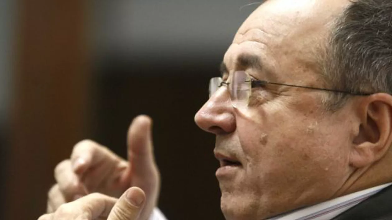 Ion Cristoiu: De dragul intereselor lor, americanii îl sacrifică fără milă pe președintele ucrainean, Poroșenko. Înțeleg politicienii români ceva din această lecție?!
