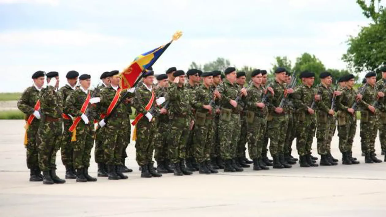 Salariile militarilor care participă la misiuni internaționale ar putea fi majorate cu 50%