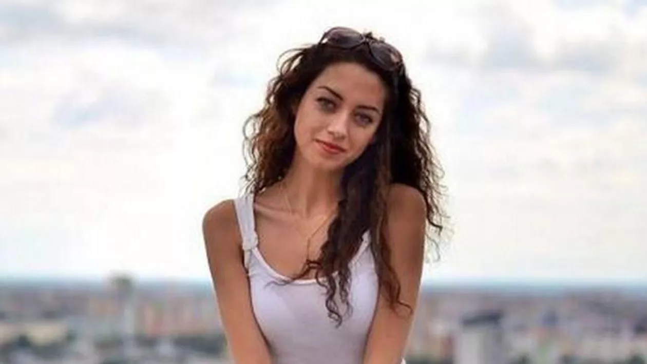 Perla Scripcaru, o tânără de etnie romă admisă la 5 universități din Marea Britanie, consilier în Parlamentul European