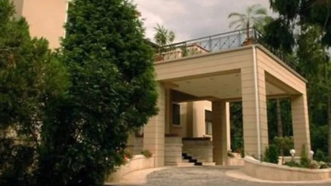 Lucrări de 1,2 milioane de euro la vila lui Klaus Iohannis: Îi facem toată casa din nou