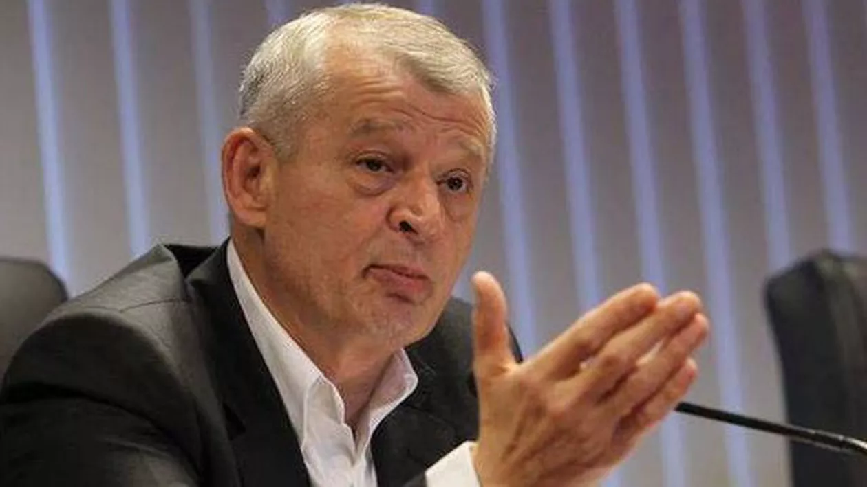 Primarului Sorin Oprescu, bolnav de diabet, i s-ar fi făcut rău în sala de judecată: Edilul a refuzat să fie transportat la spital