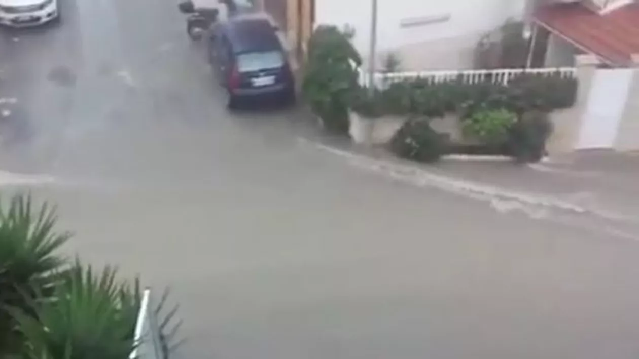 Sicilia: O furtună puternică a inundat străzile și a produs pagube de sute de mii de euro (VIDEO)