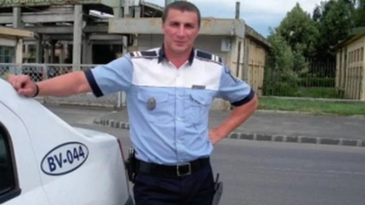 Marian Godina, cel mai popular polițist de pe Facebook, revine cu o nouă întâmplare și cu un nou personaj: "Pepenaşii meeeei! Munculiţa meaaaa!"