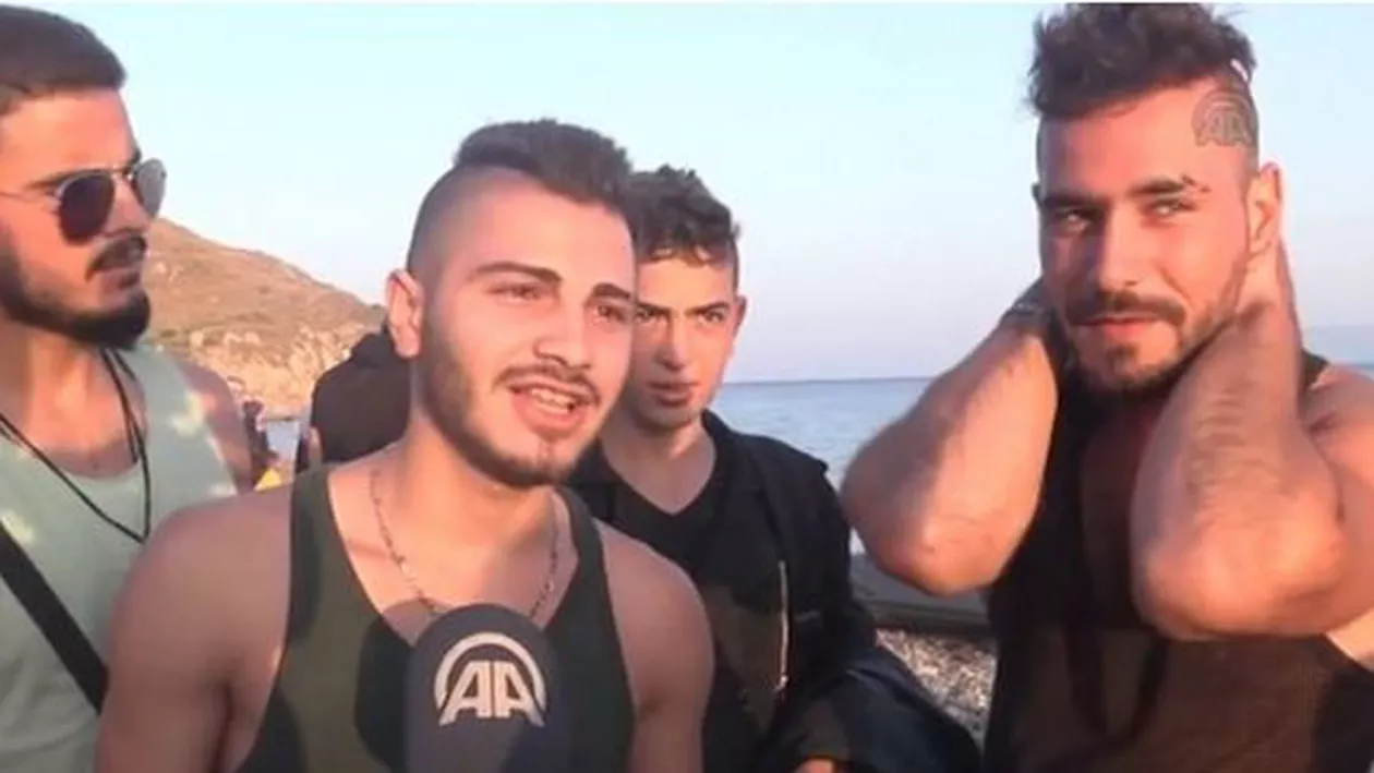 Tineri bine făcuți, îmbrăcați modern și deloc traumatizați de război: Așa arată un grup de imigranți din Siria care a debarcat în Grecia (VIDEO)