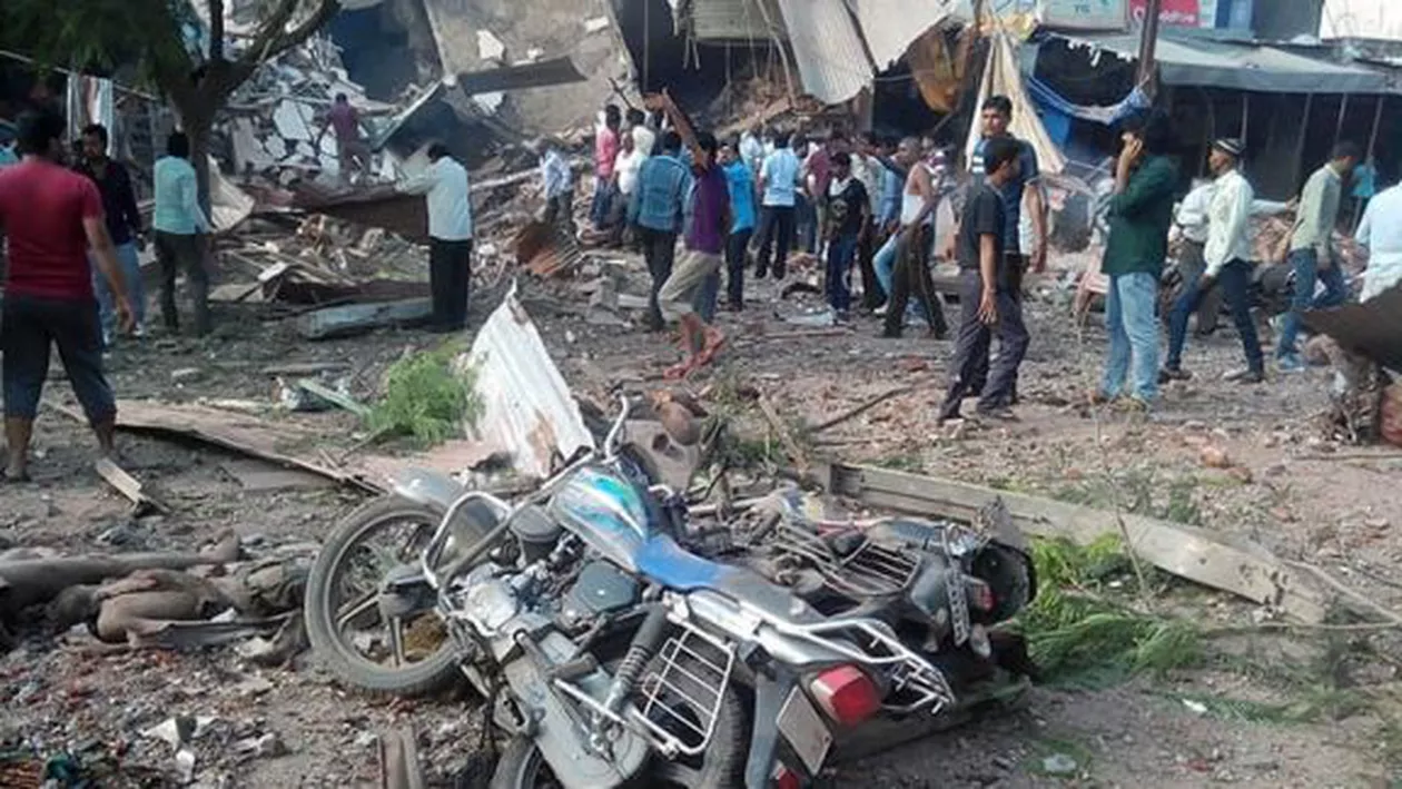 Cel puțin 82 de persoane au murit în urma unei explozii dintr-un restaurant din centrul Indiei