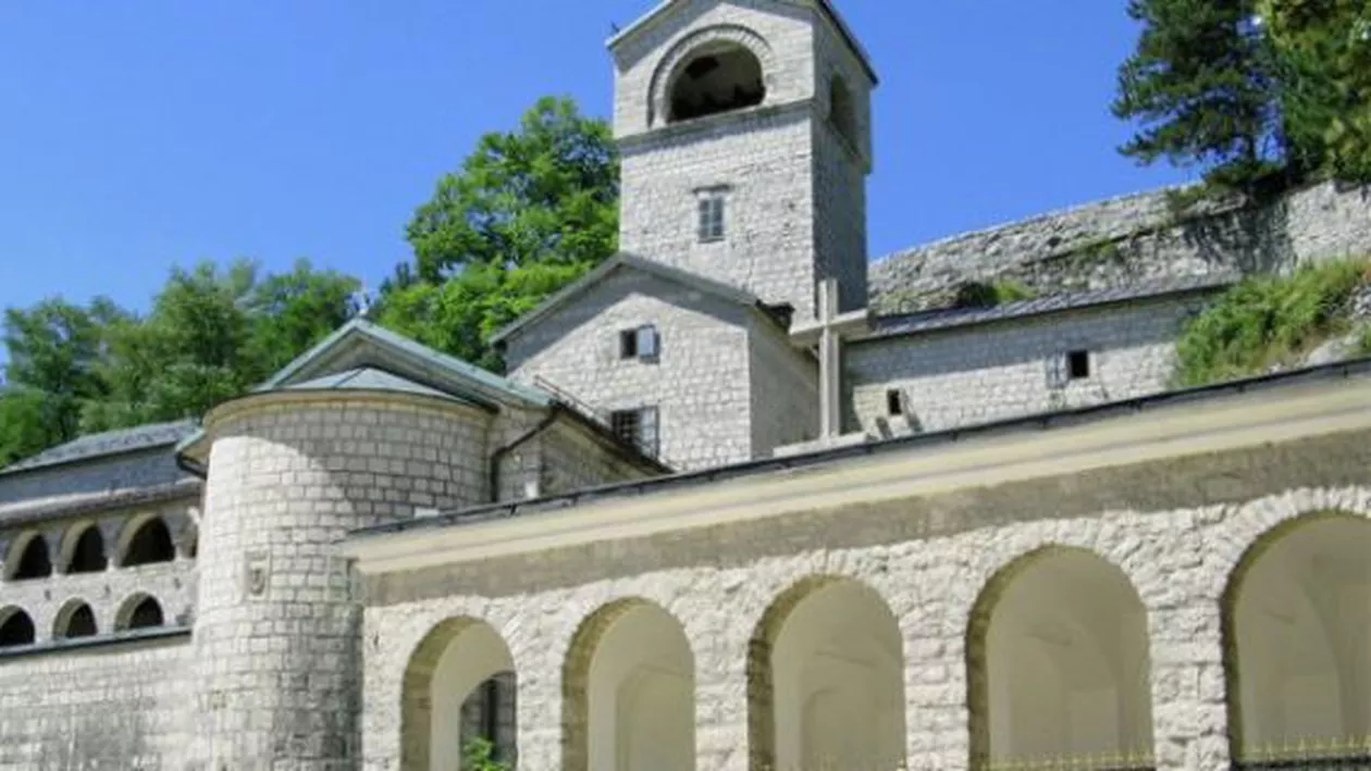 Guvernul din Muntenegru a pregătit un proiect de lege controversat care vizează Biserica Ortodoxă Sârbă