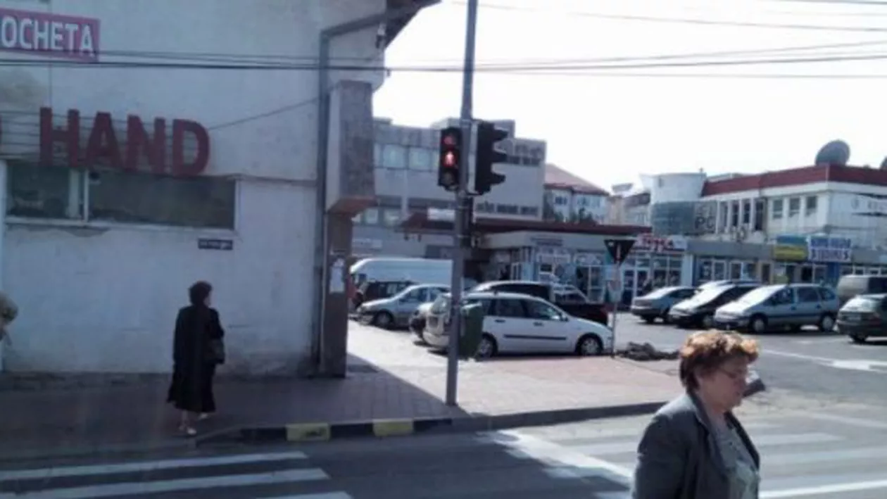 "Dorel" în acțiune la Suceava: Un semafor a fost montat invers (VIDEO)