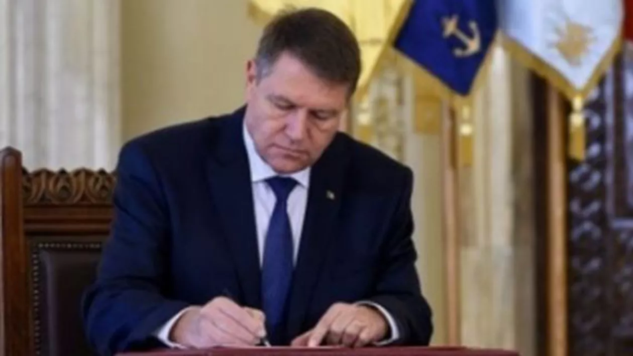 Klaus Iohannis a semnat joi două decrete