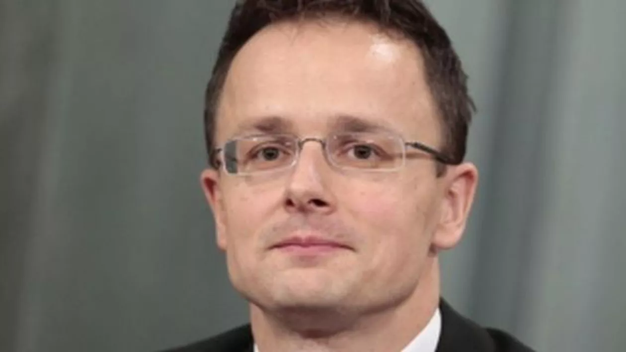 Ministrul ungar de Externe, despre atitudinea premierului croat în criza refugiaților: Zoran Milanovici a lansat atacuri false şi răutăcioase la adresa Ungariei, iar comportamentul său este penibil