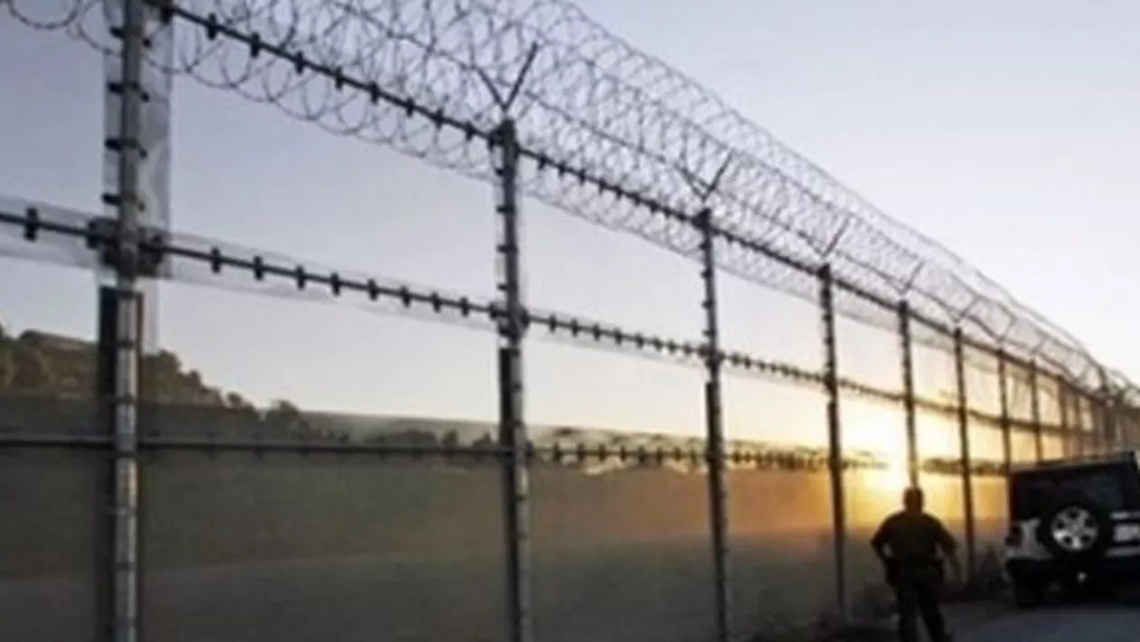 Slovenia a început construirea unui gard metalic pe o porțiune a graniței cu Croația