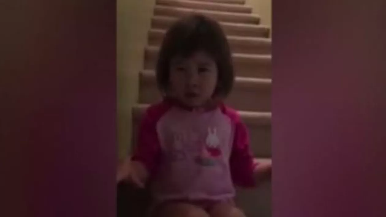 O fetiță de șase ani își consiliază părinții divorțați: Dacă eu pot fi drăguţă, înseamnă că toată lumea poate (VIDEO)
