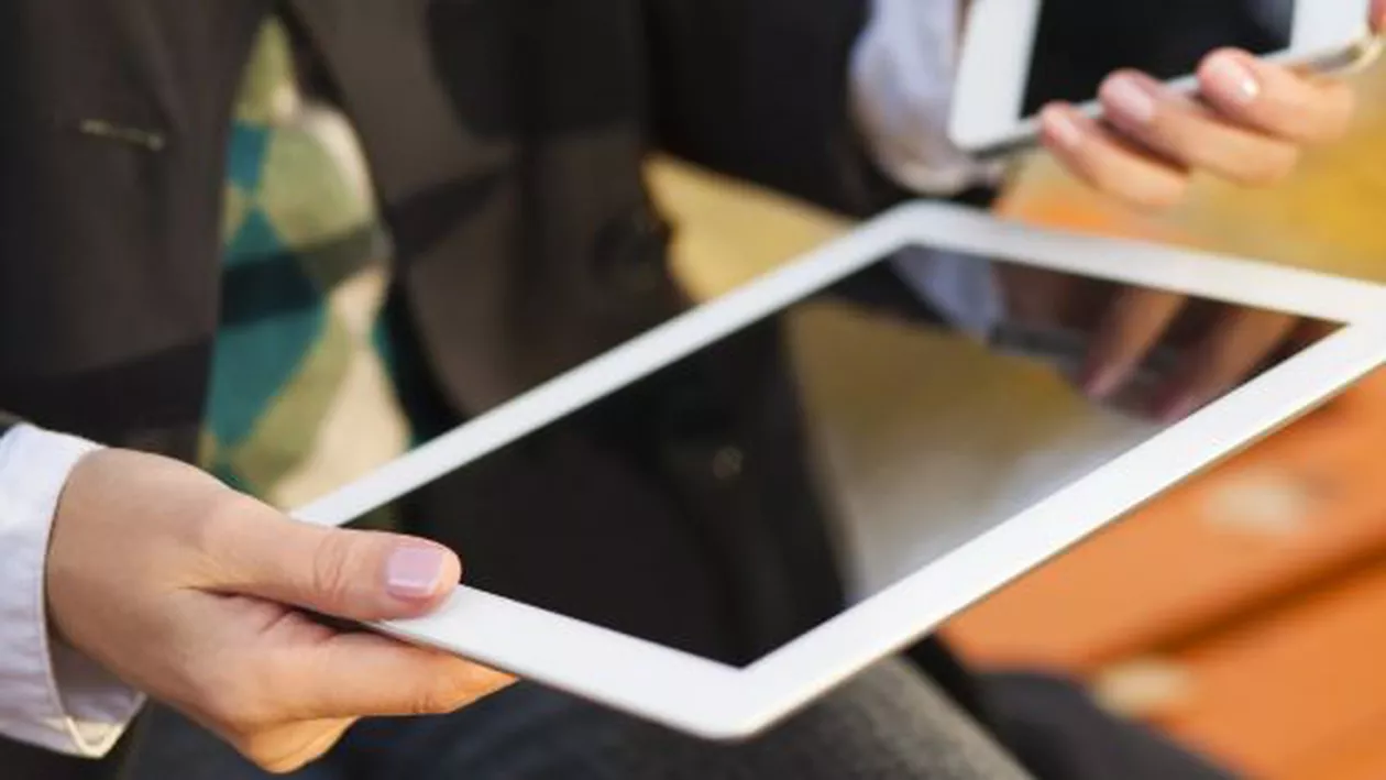 Studiu: 36% din gospodării au tabletă, iar 73% din români posedă cel puțin un smartphone