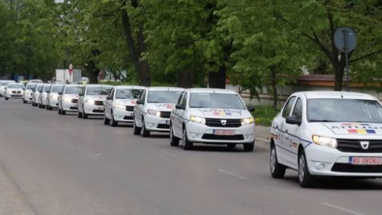 Patru mii de mașini noi de poliție nu pot fi folosite: Dacă montează girofaruri, pierd garanția
