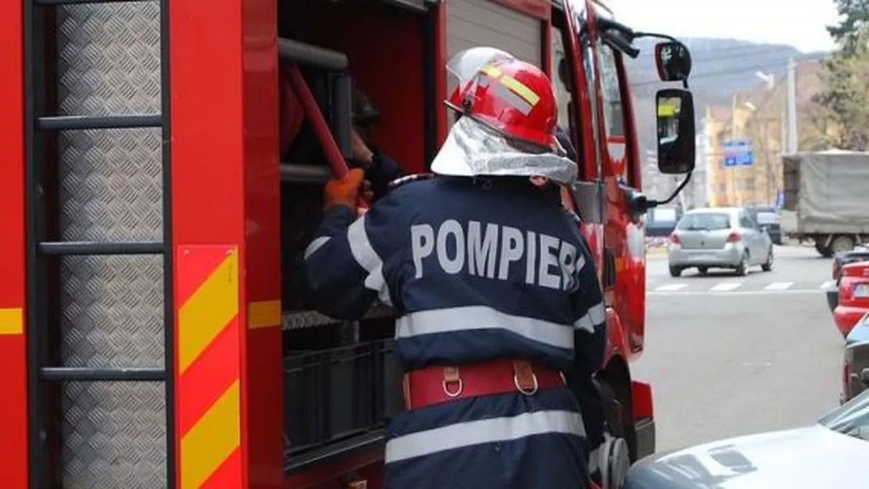 Vaslui: Un incendiu a izbucnit sâmbătă la mall-ul din oraș, din cauza unui scurtcircuit la un frigider