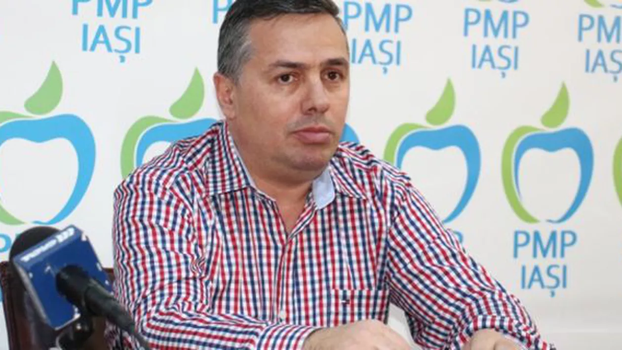 Deputatul PMP Petru Movilă lucrează la un proiect de lege care prevede ca elevii să scape de ghiozdanele pline de caiete și cărți