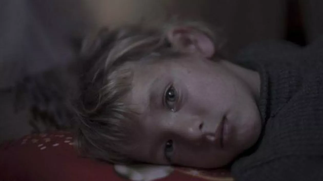 Imagini impresionante cu suferința copiilor refugiaților din Orientul Mijlociu: Micuții dorm în canale și păduri  (FOTO)