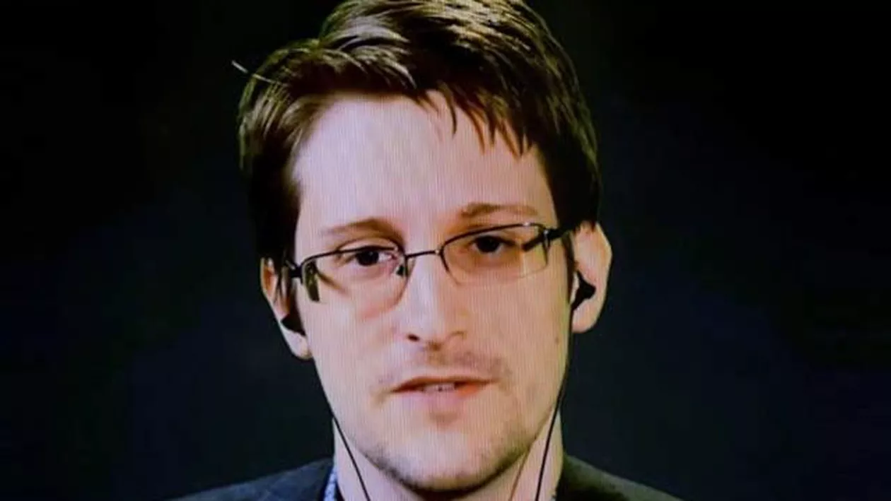Edward Snowden, fostul consultant al NSA: Smartphone-urile pot fi compromise printr-un simplu mesaj