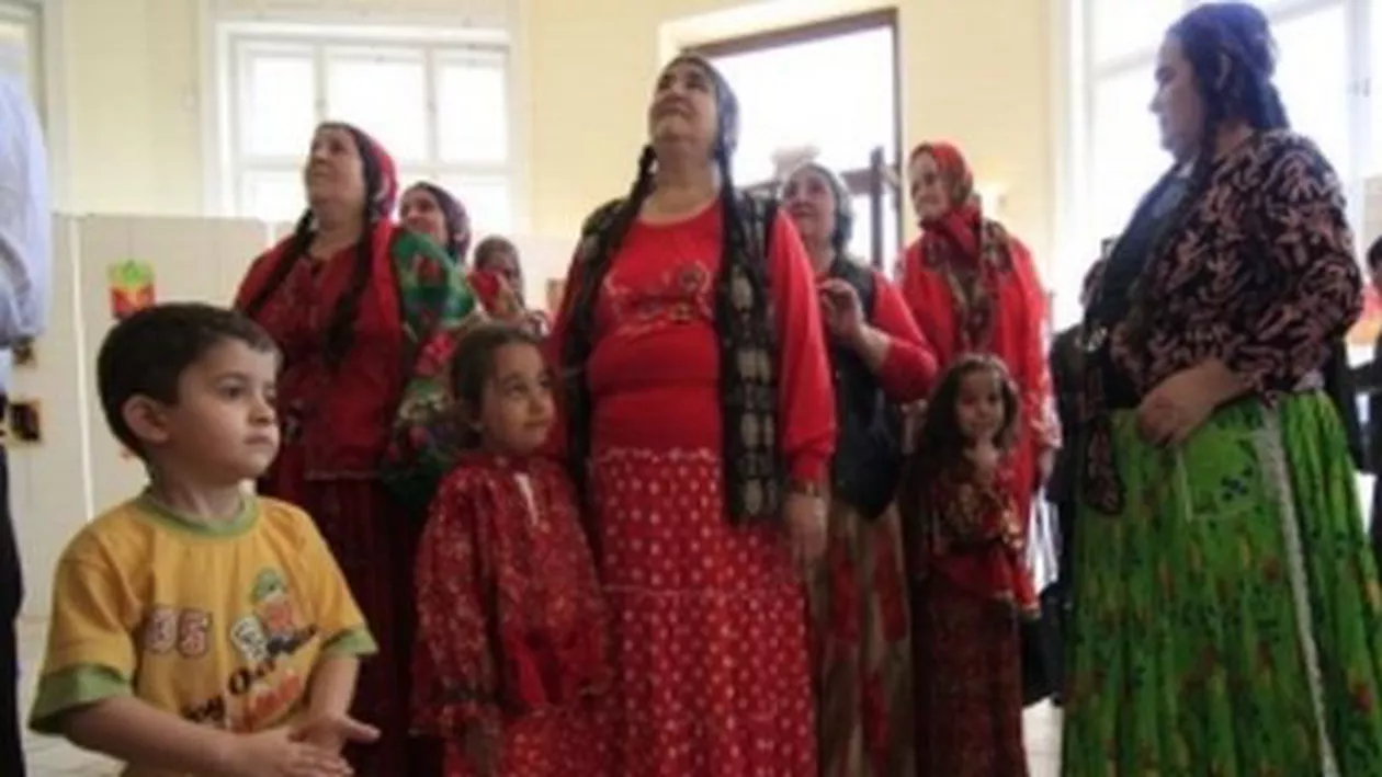 Romii vor putea depune plângeri dacă vor constata că propriii copii sunt victimele segregării